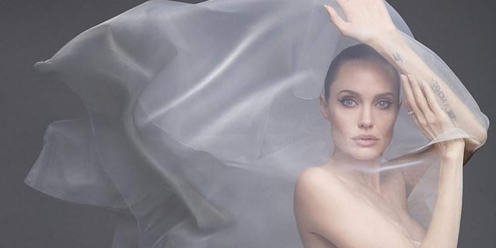 Η Αντζελίνα Τζολί ποζάρει μόνο με ένα διάφανο ύφασμα και τρελαίνει κόσμο [εικόνες]