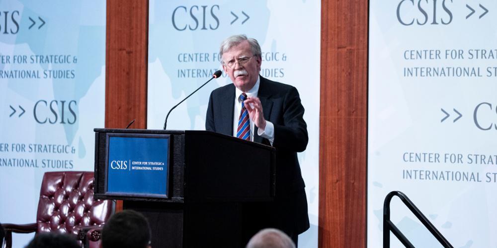 «Βόμβα» Μπόλτον: Ο Τραμπ ζήτησε βοήθεια του Κινέζου Προέδρου για την επανεκλογή του