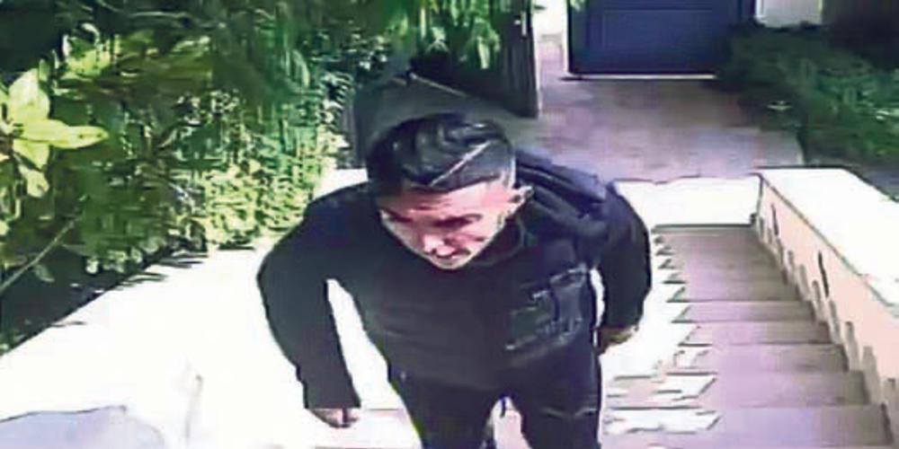 Ανέβασε στο Facebook φωτογραφίες διαρρηκτών την ώρα της «μπούκας»