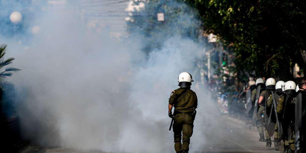 Επεισόδια έξω από τη Γεωπονική – Κλειστή η Αθηνών προς Αιγάλεω