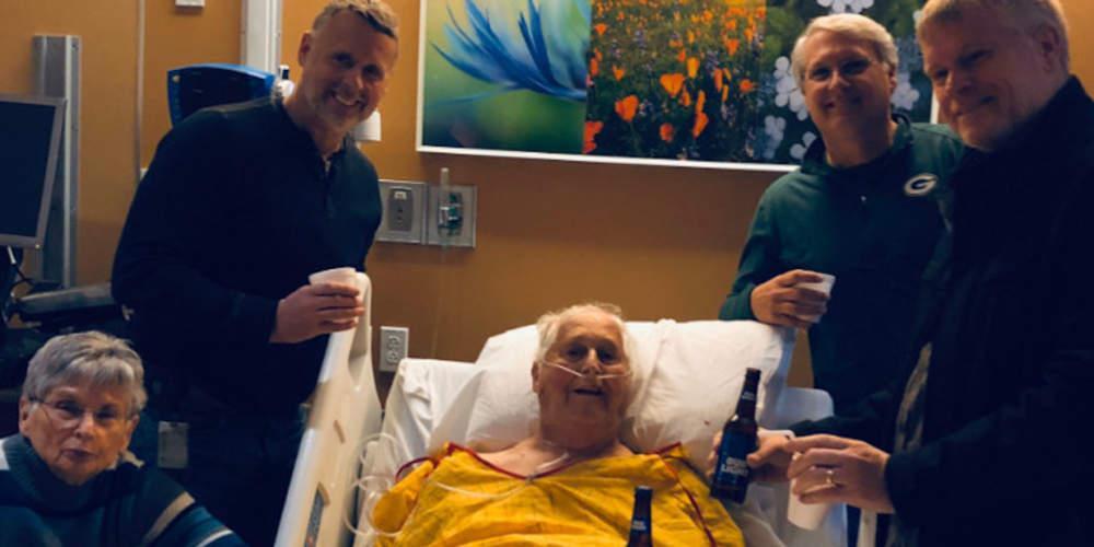 Συγκινητικό: 87χρονος ήπιε στο νοσοκομείο με την οικογένειά του την τελευταία μπύρα πριν «φύγει»