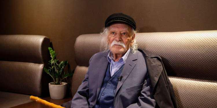 Μανώλης Γλέζος: Την Τετάρτη η ελληνική σημαία στην Ακρόπολη θα κυματίζει μεσίστια