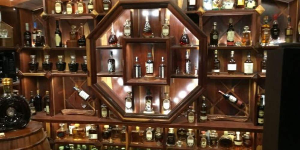 Ένας Βιετναμέζος έχει την ακριβότερη συλλογή ουίσκι στον κόσμο αξίας πάνω από 12,5 εκατ. ευρώ