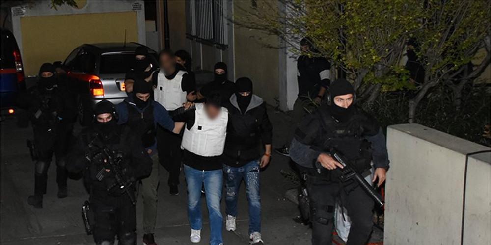 Ετοίμαζαν χτύπημα κατά αστυνομικών στόχων ενόψει Πολυτεχνείου - Δείτε τα όπλα της Επαναστατικής Αυτοάμυνας