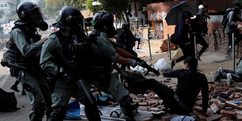 Επιχορήγηση 17,3 εκατ. δολαρίων στην αστυνομία του Χονγκ Κονγκ για τις αντικυβερνητικές διαδηλώσεις