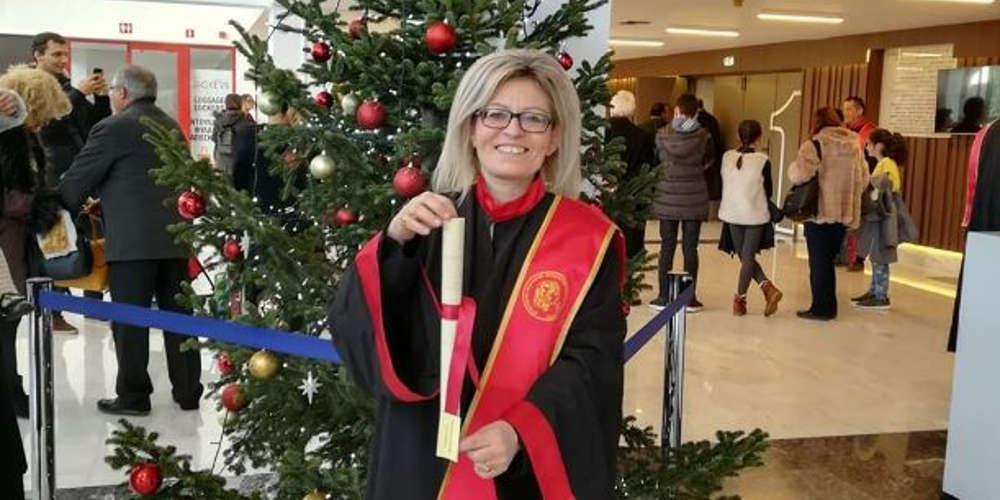 Εκπληκτικό: Δασκάλα στην Κομοτηνή διδάσκει την προπαίδεια με ζωγραφιές, παιχνίδια και τραγούδια