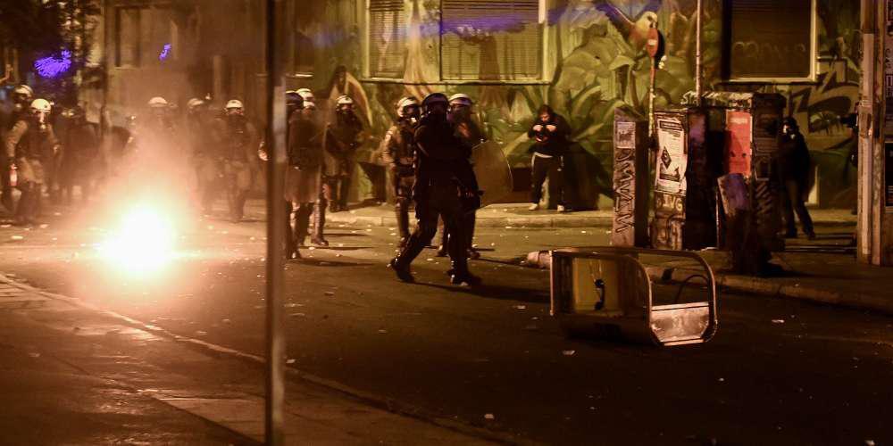 Ένταση σε Εξάρχεια, Θεσσαλονίκη και Πάτρα μετά τις πορείες για το Πολυτεχνείο [βίντεο]