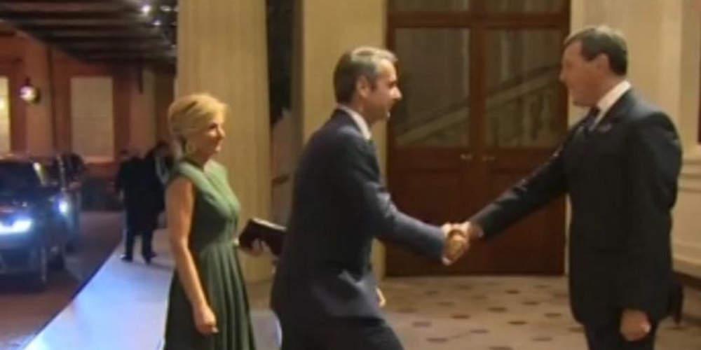 Στο παλάτι του Μπάκιγχαμ ο Κυριάκος Μητσοτάκης σε δείπνο των ηγετών με την βασίλισσα Ελισάβετ [βίντεο]