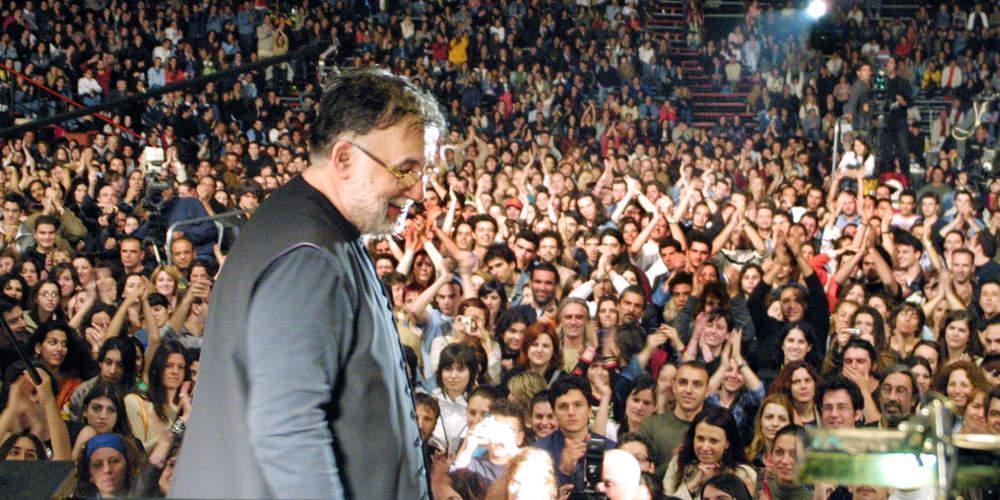 Θάνος Μικρούτσικος: O υπουργός που κατέβαινε στα γραφεία των υπαλλήλων