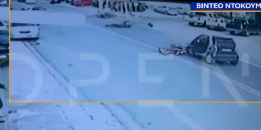 Τροχαίο-σοκ στη Λαυρίου: Ηλικιωμένη με αυτοκίνητο παρέσυρε μηχανή – Ένας νεκρός και δύο τραυματίες [βίντεο]