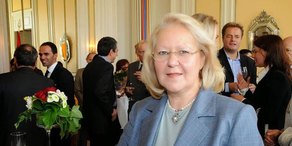 Η Ελένη Σουρανή διευθύντρια του διπλωματικού γραφείου του πρωθυπουργού