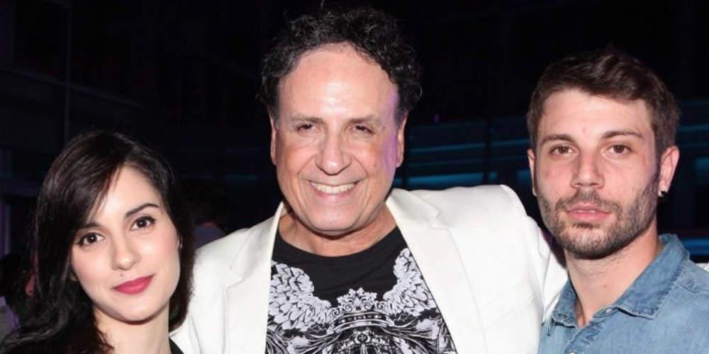 Αυτή είναι η ηλικία της «Βάλιας» και του «Μανωλάκη» από το «Καφέ της Χαράς»