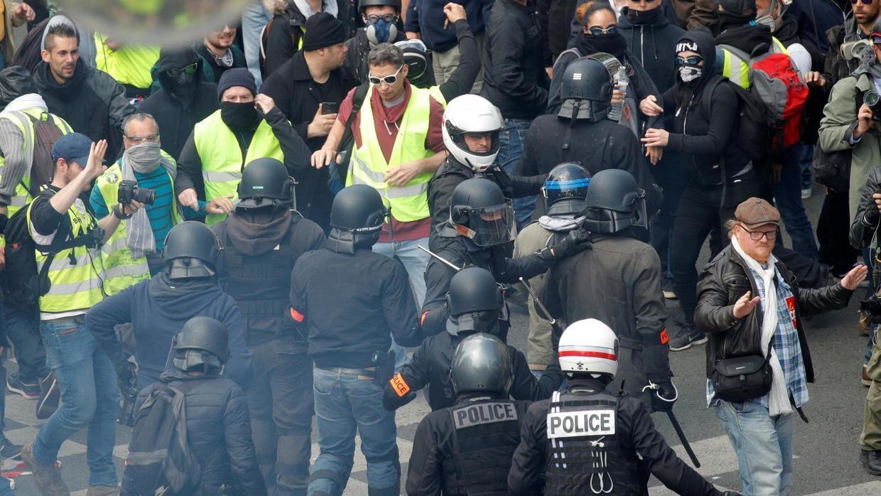 Σε «καραντίνα» τα πολιτικά κινήματα