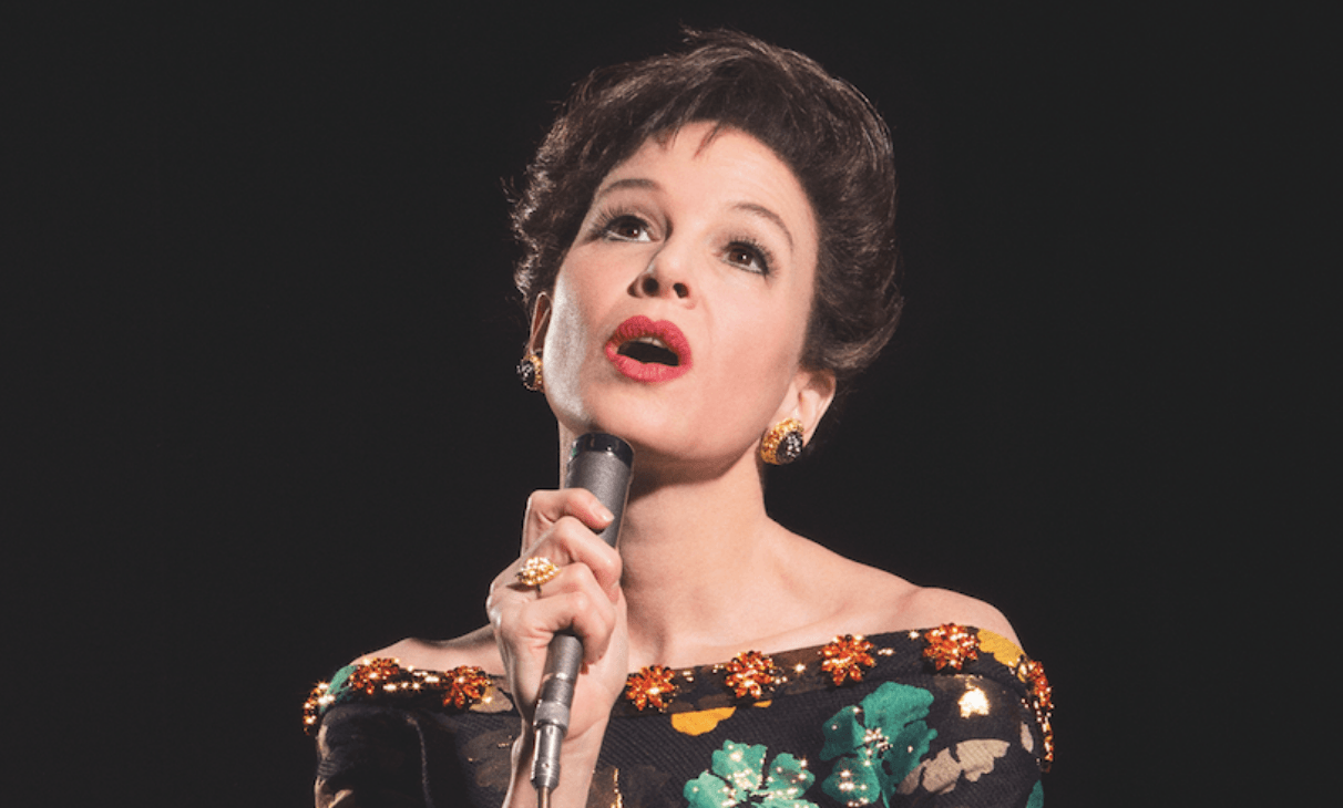 Η Ρενέ Ζελβέγκερ πάει περίπατο να πάρει το Οσκαρ