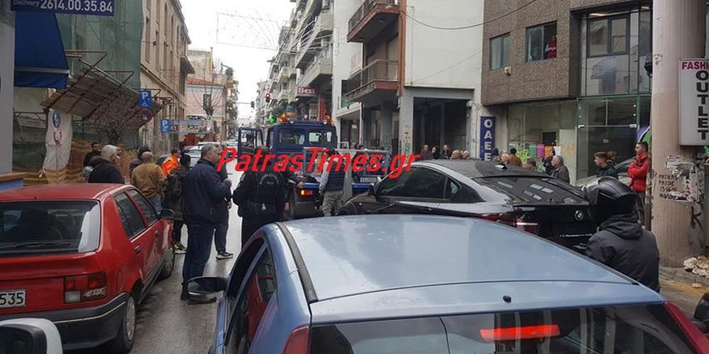 Τροχαίο με έναν τραυματία και ξύλο στο κέντρο της Πάτρας