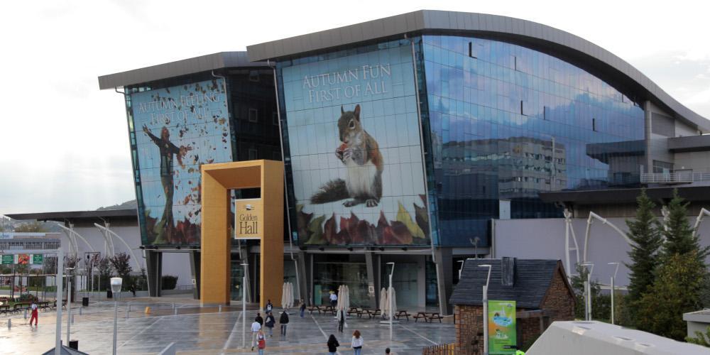 Κορωνοϊός: Κλείνει το «Golden Hall» - Βρέθηκε κρούσμα του ιού