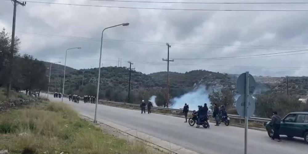 Επεισόδια και στη Μόρια: Επίθεση μεταναστών με πέτρες κατά αστυνομικών