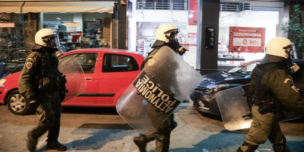 Ένταση έξω από τη ΓΑΔΑ μετά από πορεία φοιτητών από την ΑΣΟΕΕ