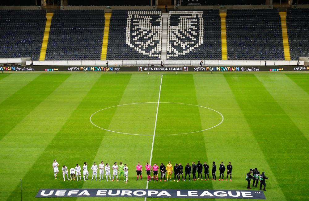 Κορωνοϊός και ποδόσφαιρο ανά την υφήλιο: Που μπήκαν «λουκέτα»