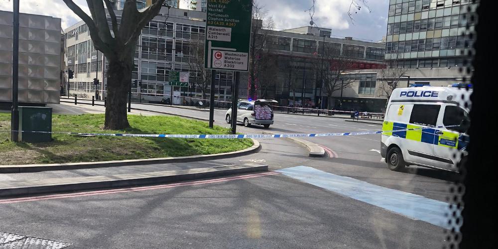 Συναγερμός στο Λονδίνο - Μεγάλη αστυνομική επιχείρηση σε εξέλιξη