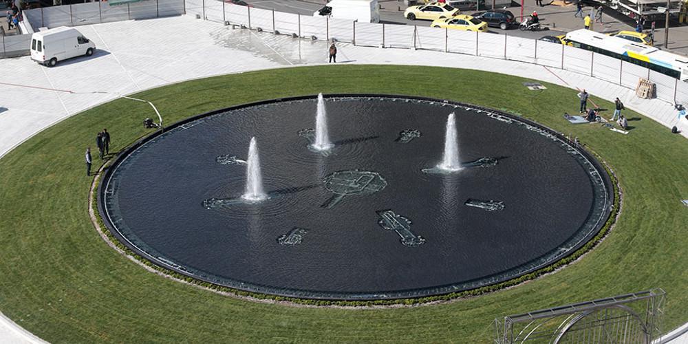 Ξυπνά χαρούμενες αναμνήσεις η νέα Ομόνοια - Γέμισαν νερό το συντριβάνι [εικόνες & βίντεο]