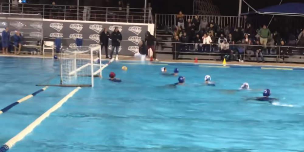 Ντροπή: Πέταξαν διαιτητή στην πισίνα στον αγώνα πόλο Εθνικός-Γλυφάδα