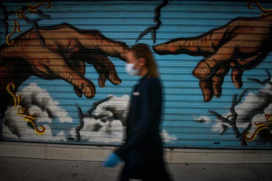 Πρύτανης ΕΚΠΑ: Δεν νομίζω να εξαφανιστεί τελείως ο κορωνοϊός