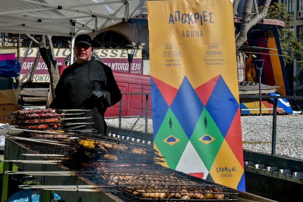 Τσικνοπέμπτη: Με γλέντι στη Βαρβάκειο γιόρτασε σήμερα η Αθήνα
