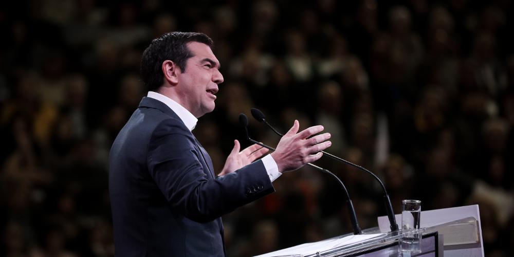 Επίθεση Τσίπρα κατά κυβέρνησης με συνθήματα ΠΑΣΟΚ και τακτική ΣΥΡΙΖΑ