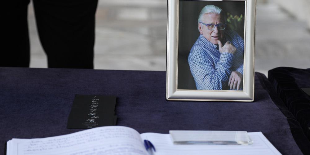 Στα 9μερα του Κώστα Βουτσά ο μικρός Φοίβος και η Μάρθα Καραγιάννη