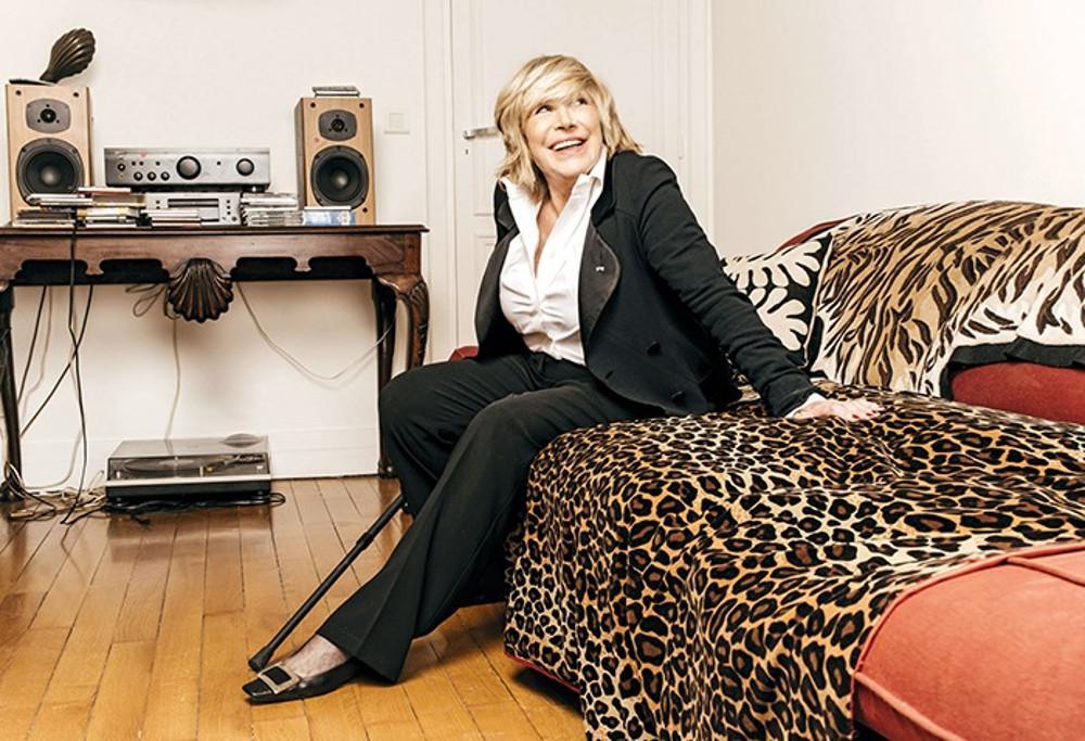 Κορωνοϊός: Θετική στον ιό η τραγουδίστρια Μάριαν Φέιθφουλ