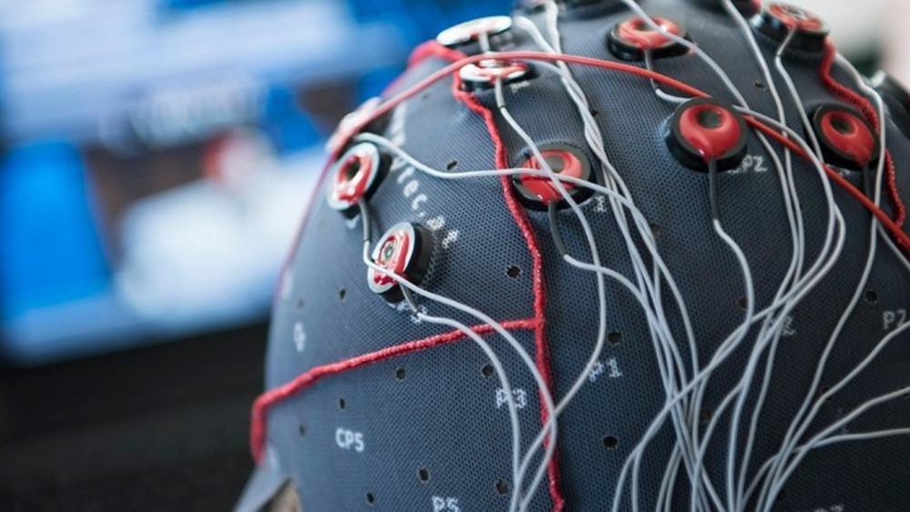 Μοναξιά όπως πείνα: Η κοινωνική απομόνωση αφήνει στον εγκέφαλο παρόμοιο αποτύπωμα