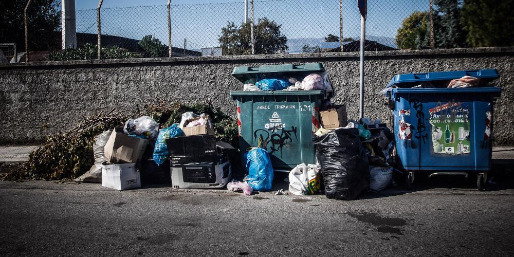 Αγρίνιο ΥΠΕΝ: Απομάκρυνση των μπλε κάδων πέριξ των νοσοκομείων καθώς πετούν ιατρικά απόβλητα