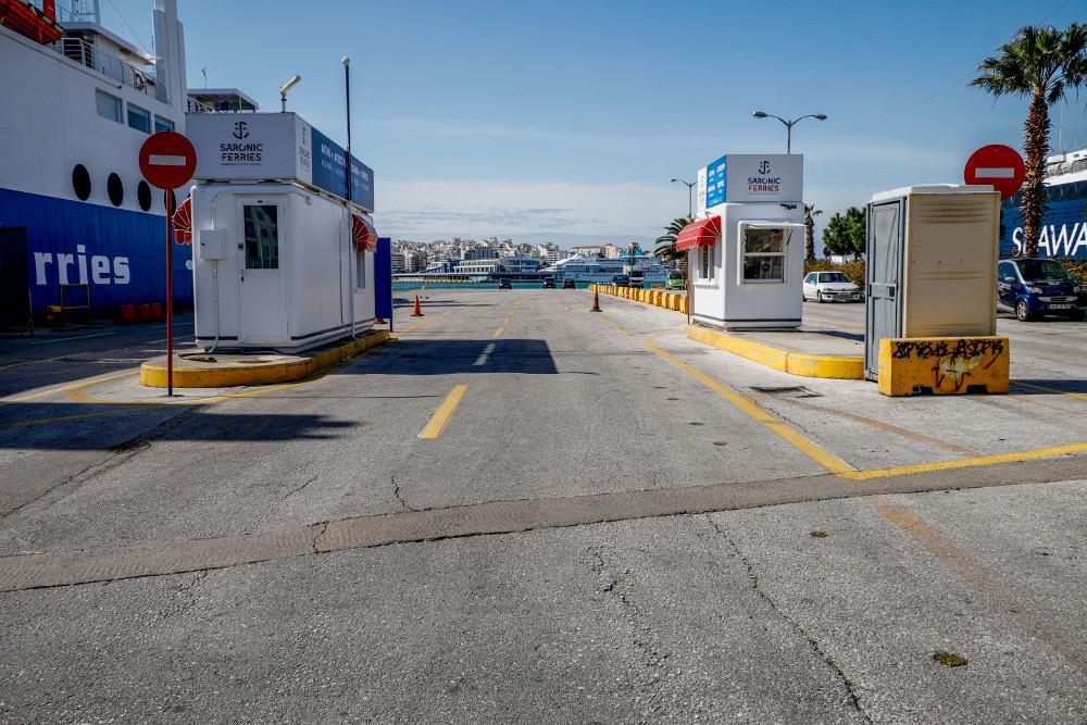 Απαγόρευση κυκλοφορίας: Μπλόκα σε δρόμους και λιμάνια για όσους ονειρεύονται Πάσχα στο χωριό