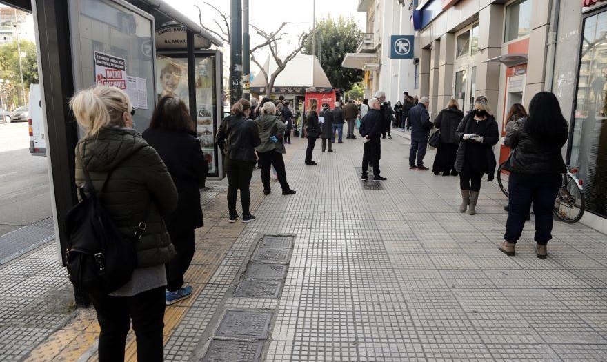 Η ουρά δεν είναι… βόλτα!