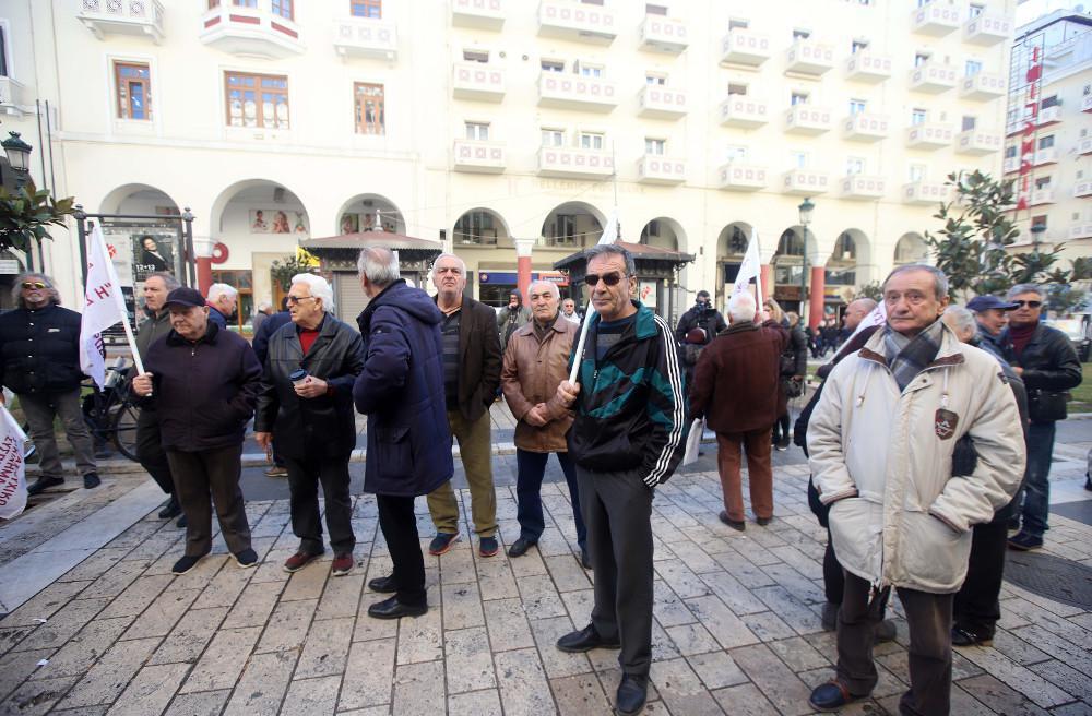 ΥΠΟΙΚ: Λύση στο πρόβλημα της φορολόγησης των αναδρομικών των συνταξιούχων