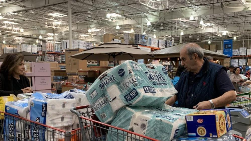 Τα τρελά του κορωνοϊού: 26χρονος χτύπησε την μητέρα του γιατί δεν του έλεγε που είχε κρύψει το χαρτί υγείας