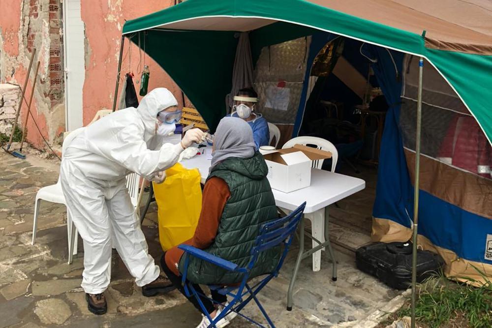 Κλιμάκιο του ΕΟΔΥ στην Κέα για τη διασφάλιση της υγείας προσφύγων και μεταναστών