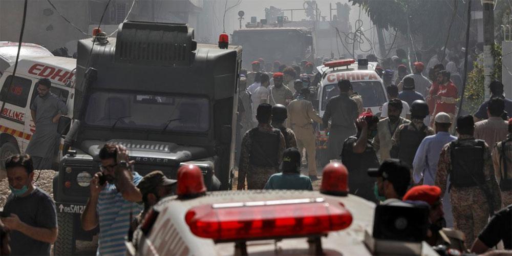 Πακιστάν: Βίντεο - ντοκουμέντο πριν τη συντριβή - Θαύμα στα συντρίμμια του αεροσκάφους - Ένας επιζών