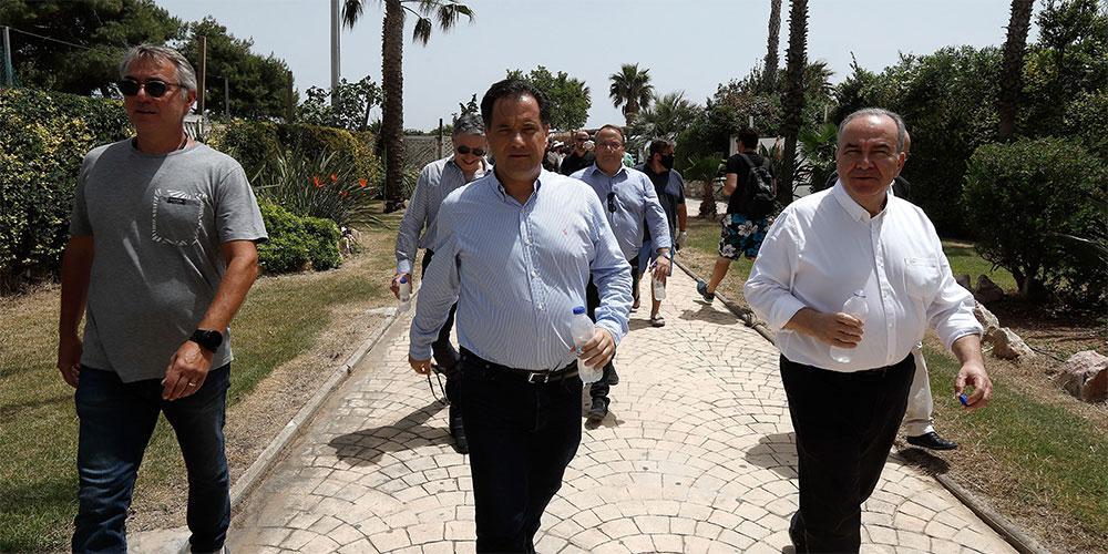 Αυτοψία Γεωργιάδη σε οργανωμένες παραλίες - «Τηρήθηκαν όλα τα μέτρα»