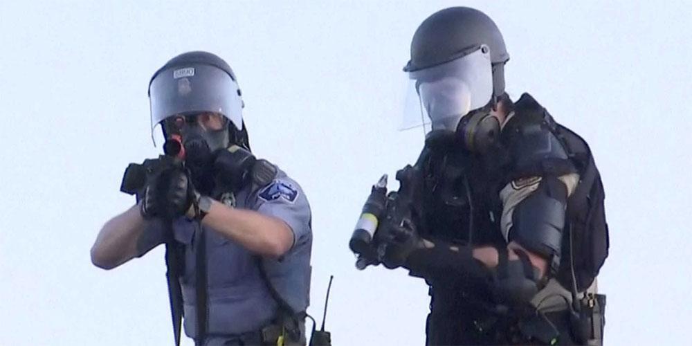 Δολοφονία Τζορτζ Φλόιντ: Εκτός ορίων η κατάσταση στη Μινεάπολη - Τραυματισμοί δημοσιογράφων από πλαστικές σφαίρες