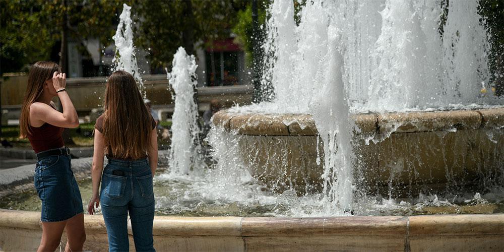«Καμίνι» η χώρα: Έσπασε όλα τα ρεκόρ ο υδράργυρος - Πού χτύπησε «κόκκινο»