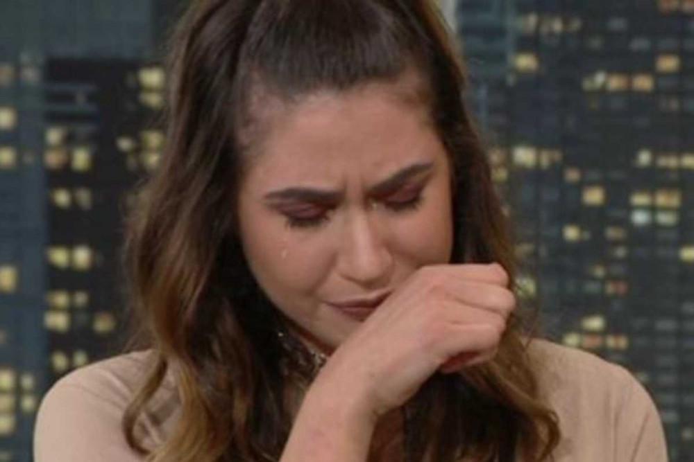 Πλάνταξε στο κλάμα στον Γρηγόρη Αρναούτογλου η Έλενα Κρεμλίδου