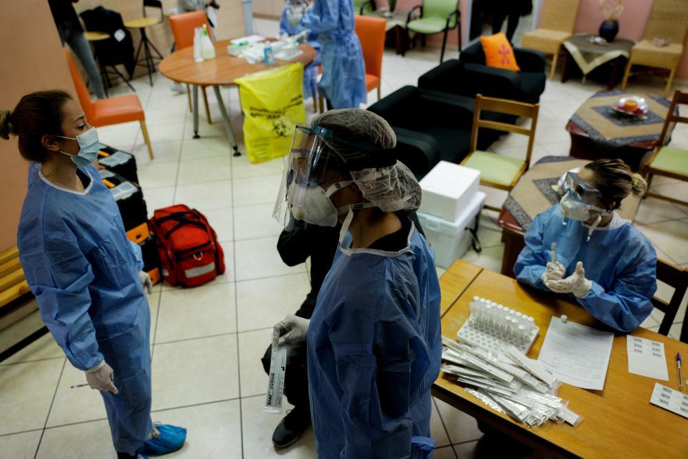 Κορωνοϊος: Συναγερμός και ανησυχία για τα 97 κρούσματα - Προειδοποίηση για τοπικά lockdown