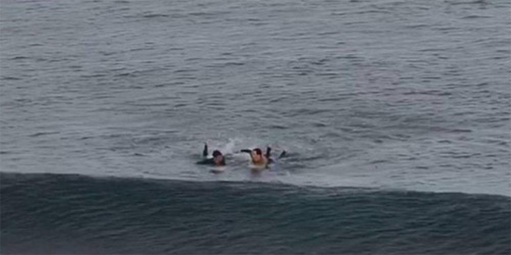 Συγκλονιστικό βίντεο: Η στιγμή που σέρφερ δέχεται επίθεση από καρχαρία