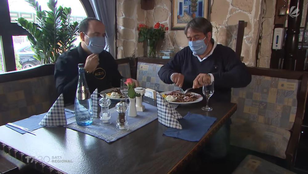 Το ελληνικό επιχειρηματικό δαιμόνιο χτύπησε: Ελληνας εφηύρε μάσκα για τον κορωνοϊό με φερμουάρ!