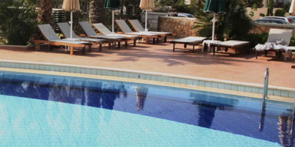 Κορωνοϊός και πισίνες: Τι πρέπει να προσέχουμε - Επικίνδυνα και τα παιχνίδια από αφρολέξ και πλαστικό