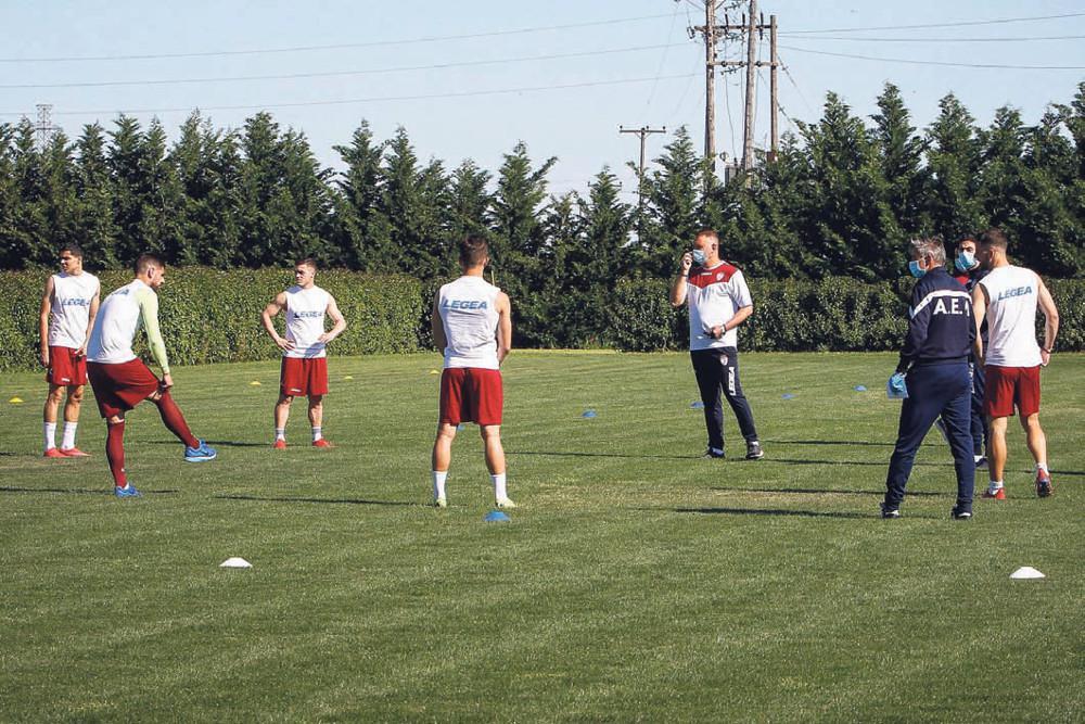 Super League: Πρόωρη κάθε πρόβλεψη για σέντρα - Ερωτήσεις και απαντήσεις που ενδιαφέρουν τους φιλάθλους