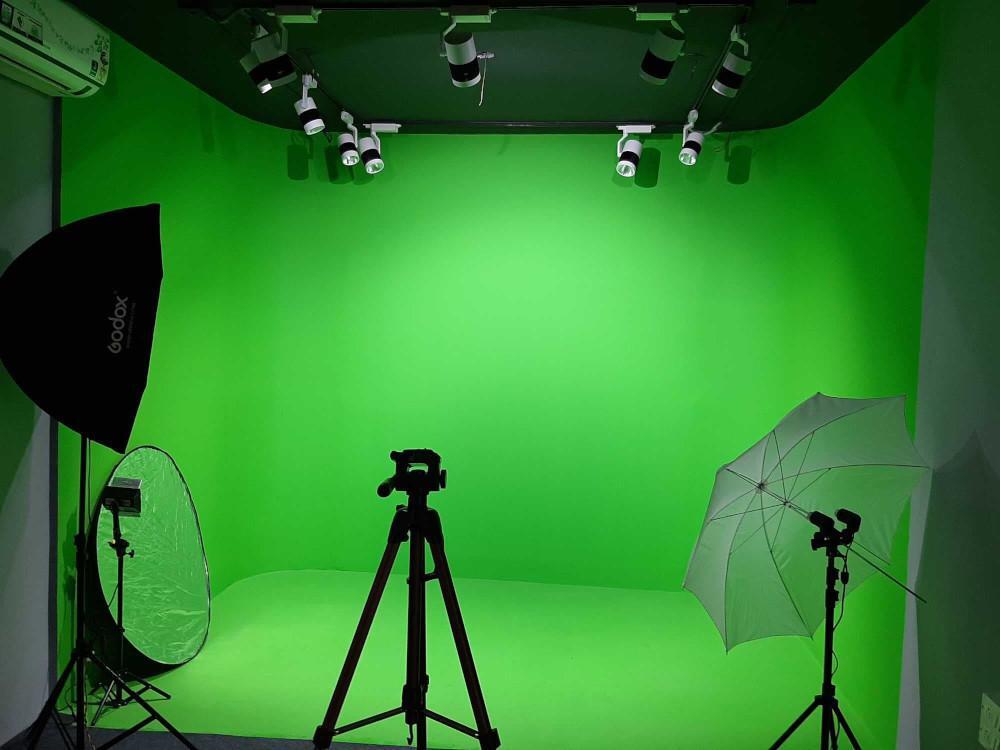 Πώς είναι στην πραγματικότητα το γύρισμα μιας ταινίας και πώς το βλέπουμε εμείς