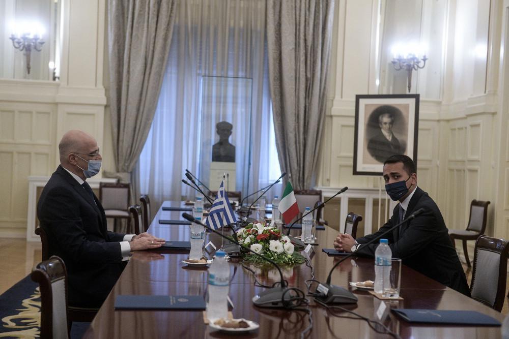 Υπεγράφη η ιστορική συμφωνία οριοθέτησης θαλασσίων ζωνών Ελλάδας- Ιταλίας